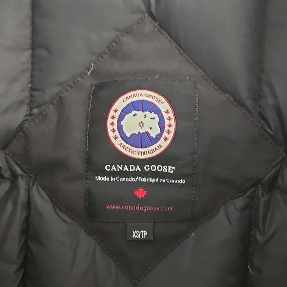 PRICED TO SELL trillium parka - Picture 4 of 11